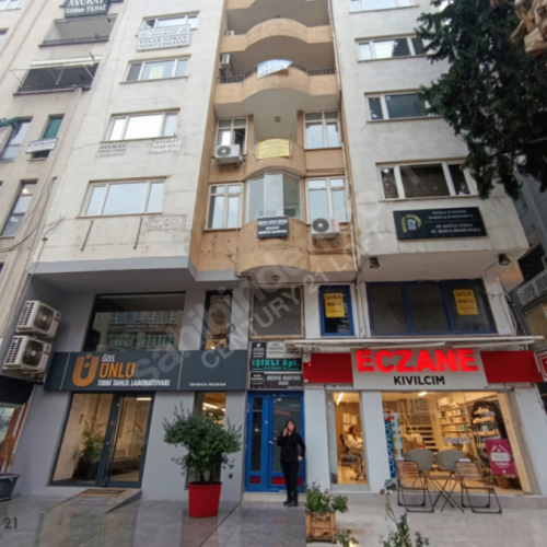 C21 LOFT'TAN SALTAK CADDESİNDE KİRALIK OFİS.